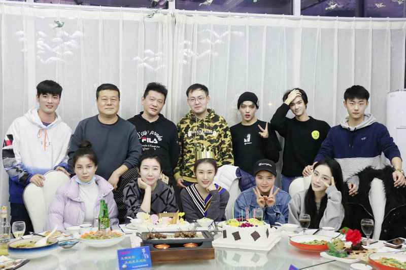 《珠圆玉润也倾城》杀青,王婉中挑战出演“双面才女”走心演技获导演制片人称赞