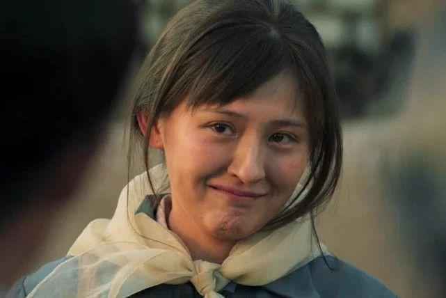 热依扎：背着吸奶器去试戏 哺乳期演水花很累却打心底高兴