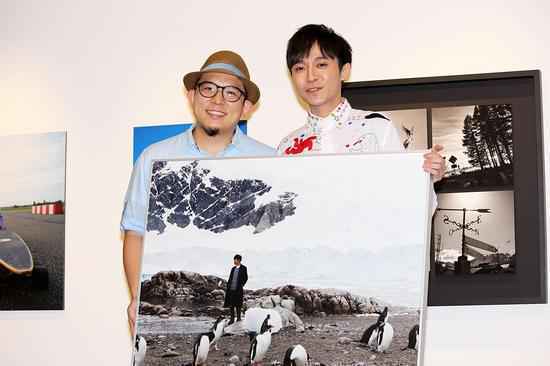 苏打绿小威开摄影展 青峰：他把我当model