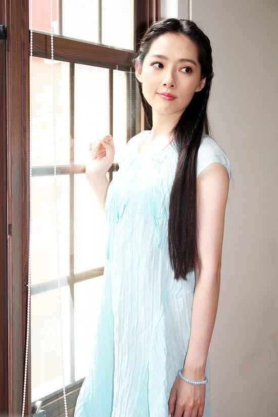 郭碧婷曝拍片曾遭男星骚扰:牵手戏被抠手