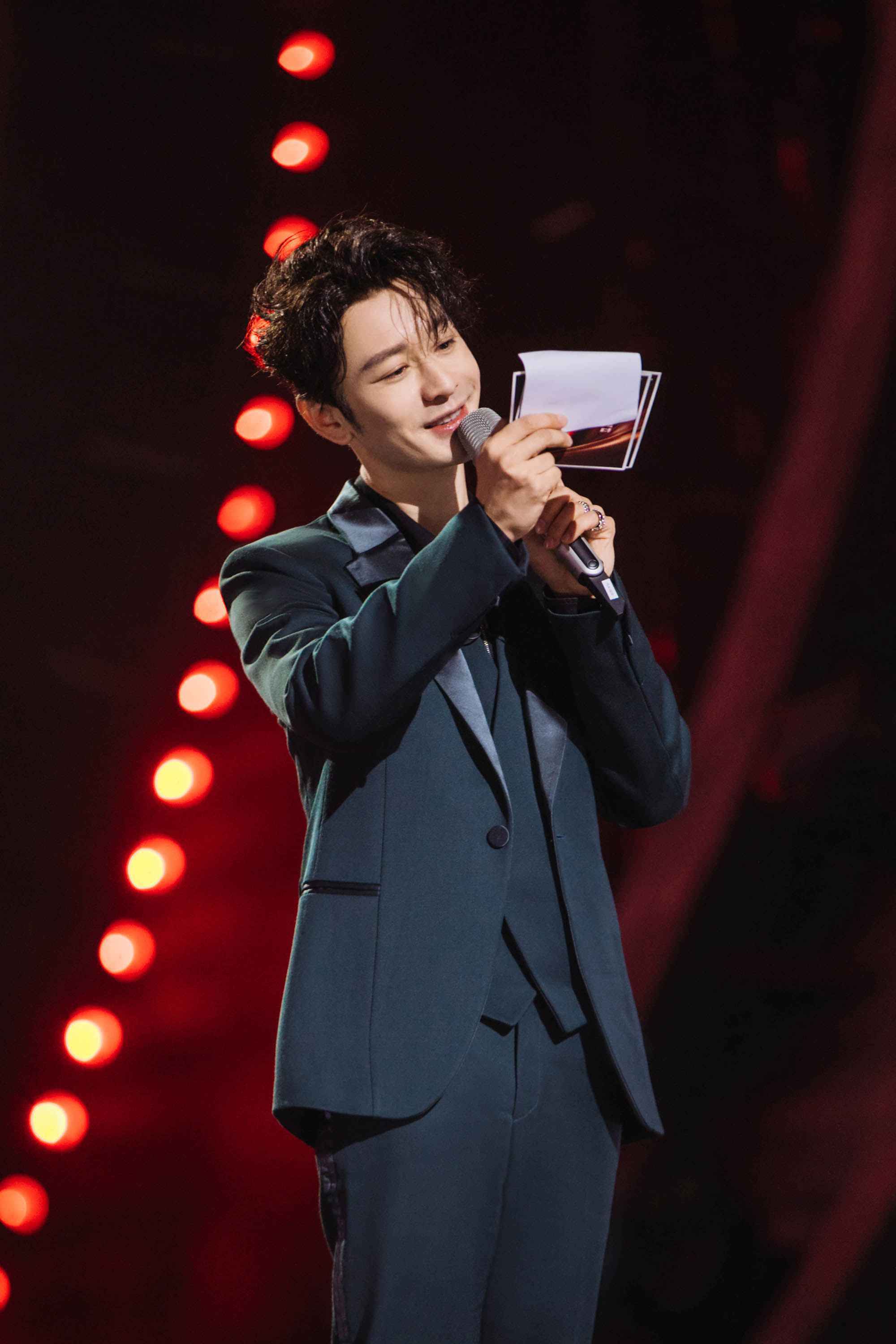 《姐姐2》一公舞台 黄晓明温柔护航不舍离别