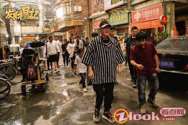 《发财日记》赵本山题字“百年好合” 宋小宝沙溢诠释患难兄弟情