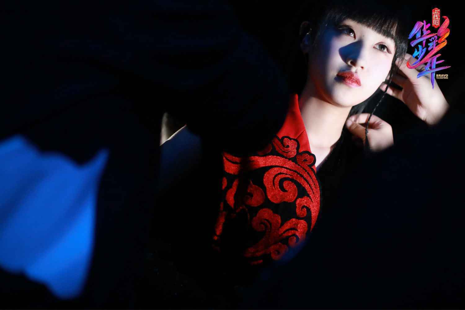 SING钟颖燃爆华彩少年舞台 《破茧》演绎热血国漫