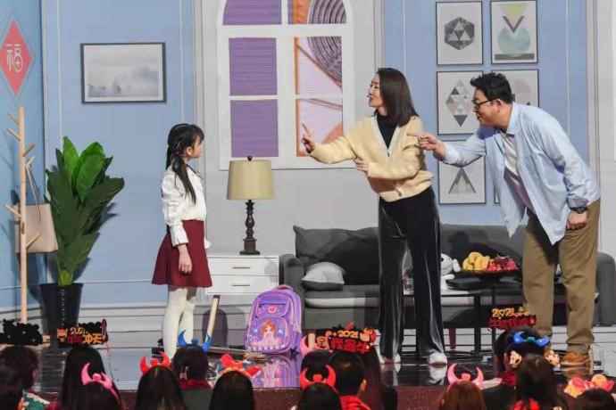 尹正宅男形象惹人爱，高亚麟王成思北京台春晚首次同台