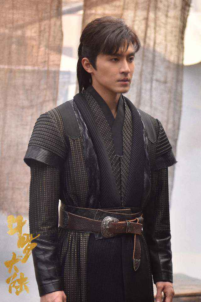 《斗罗大陆》开播 高泰宇正气名场面登陆