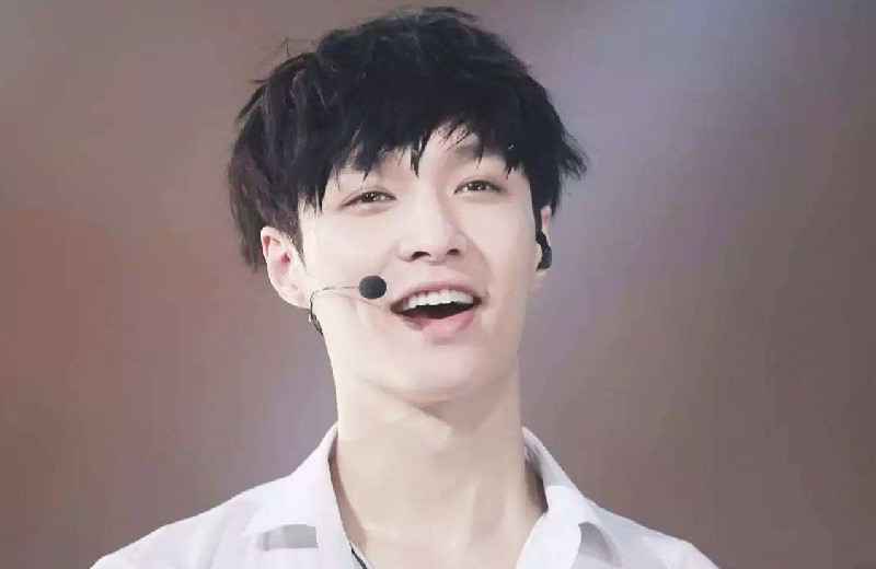 男人帮在最新一期《极限挑战》难以聚齐，张艺兴感慨万分