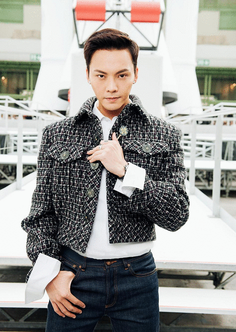 陈伟霆巴黎上演混搭风 颜值高怎样都帅