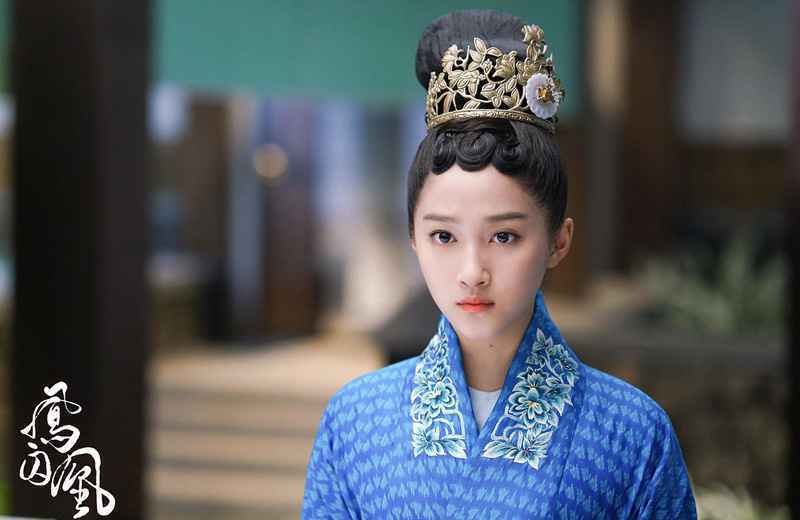 《王牌对王牌》关晓彤旗袍造型惊艳亮相，网友：国民闺女长大了