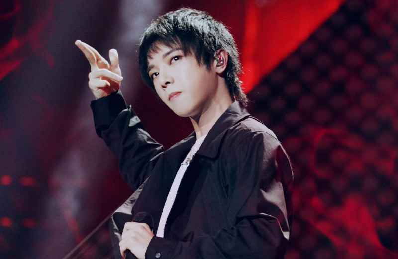 周深萨顶顶天籁相遇，游戏cue华晨宇，花花回答亮了