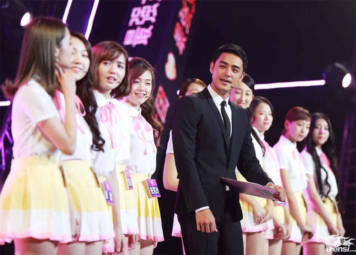 明道《最强女团》遇意外 暖男气质尽显