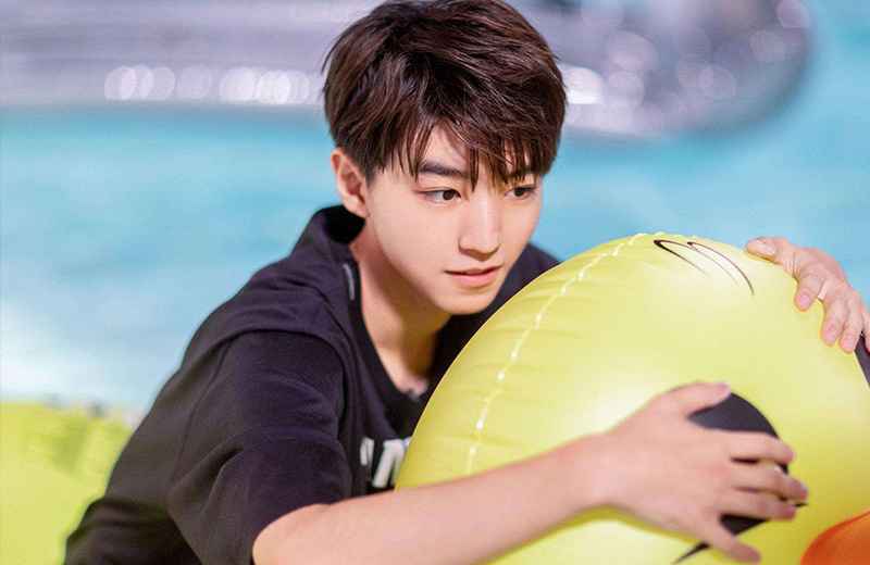 王俊凯专业点评选手表演遭说唱选手diss,大气回答迎好评