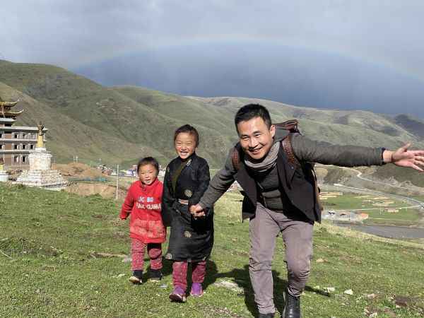 用歌声唱出爱的旋律,刘昱均公益歌曲《候鸟的呼唤》首发上线