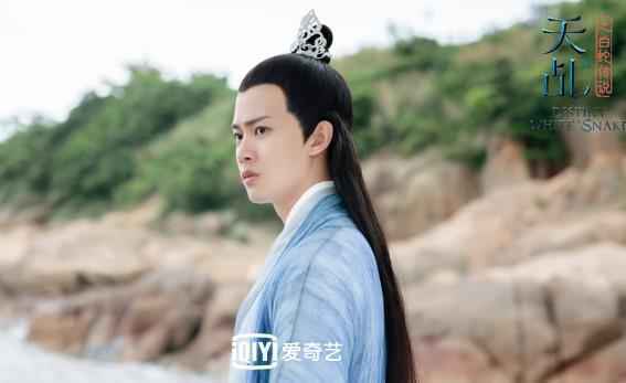 《天乩》斩荒欲与众人同归于尽 白夭夭强引西湖水救许宣