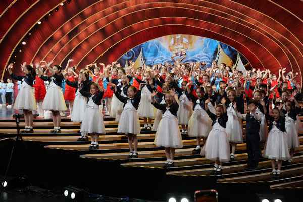 天使童声合唱团翻唱《 你好,李焕英》插曲《萱草花》 天籁治愈童声传递爱与温暖