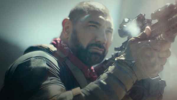 扎克施奈德丧尸题材新片《死亡之师》曝预告 9000万美元投资展现大场面