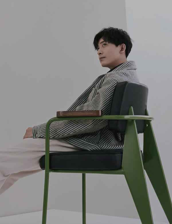 李佳航 | 抱诚守真 安步当车