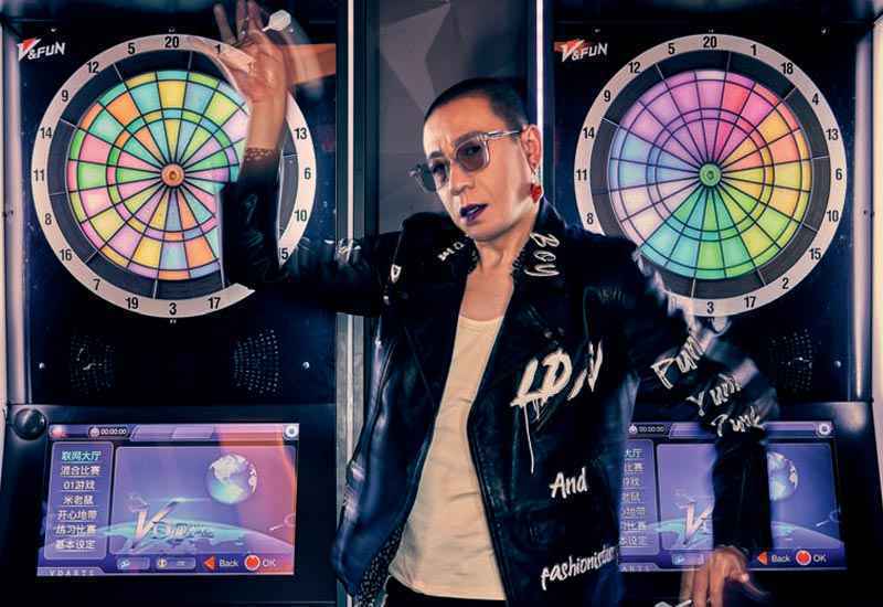 梁龙 | 人间喜剧