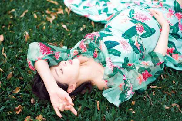 伊能静挺大肚登封面 微笑甜美流露幸福