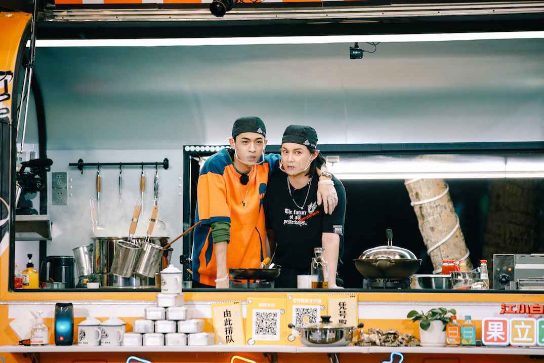 《美味夜行侠》海南站完美落幕，尹正秦霄贤向深圳烟火出发