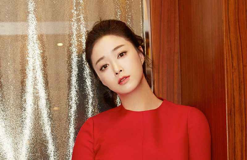 蒋欣关注《青春有你2》，发微博只为给虞书欣打call