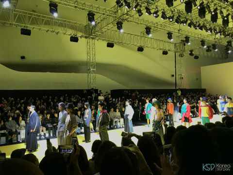 「2020SS首尔时装周」开始！抢先一睹明年春夏的韩国潮流吧