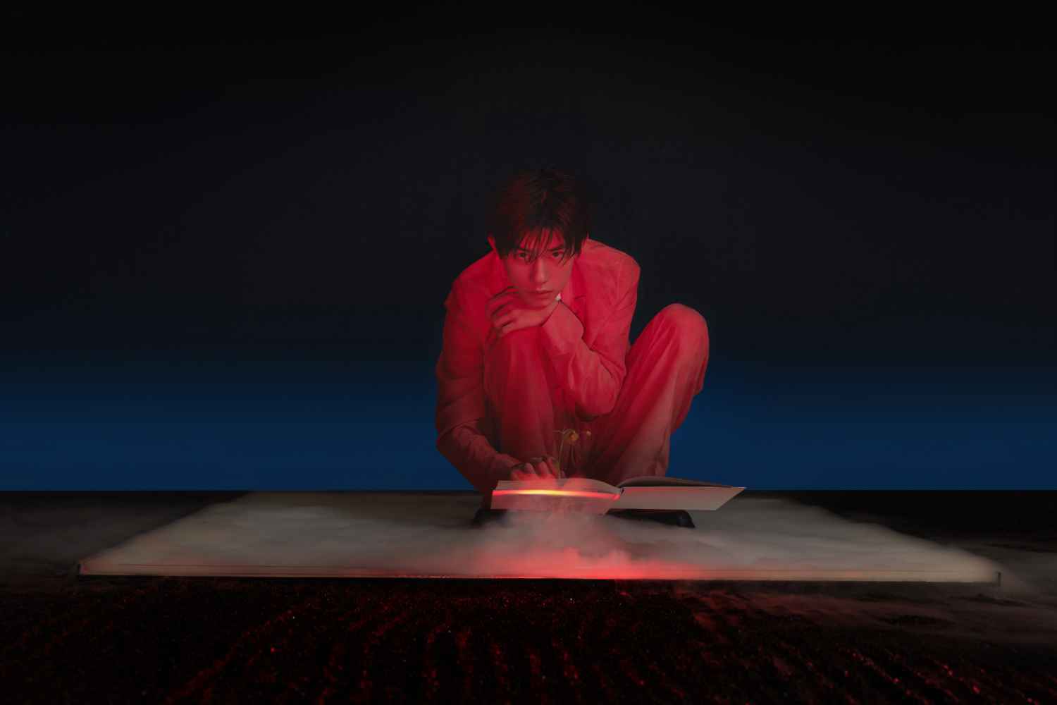 易烊千玺生日发新歌《冷静和热情之间》