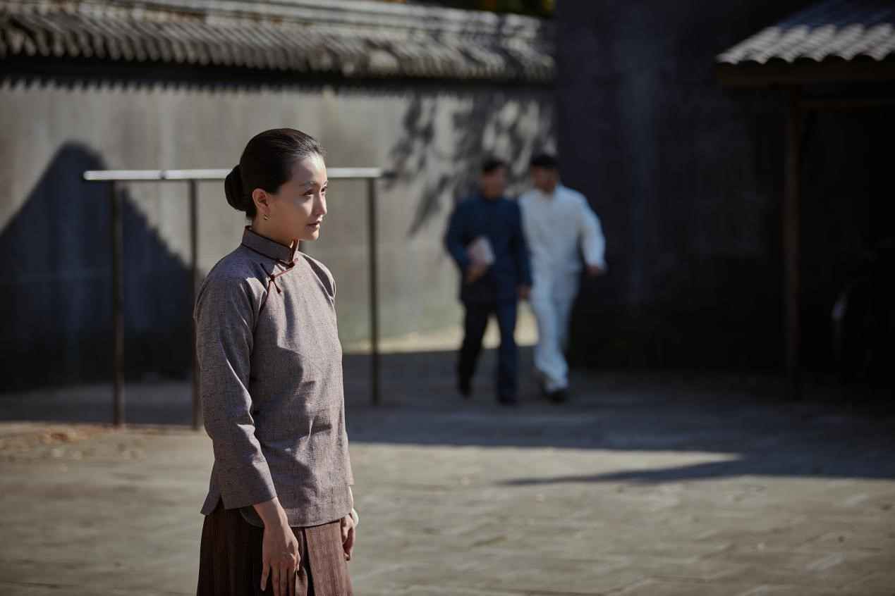 武笑羽《觉醒年代》饰江冬秀 裹小脚出场重现旧时中国女性