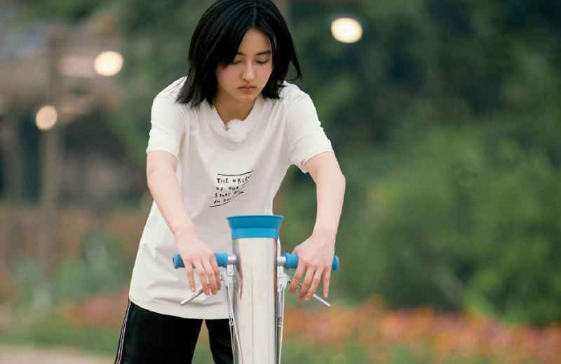 《向往的生活》剧照晒出四人劳动照，妹妹手中的东西真特别