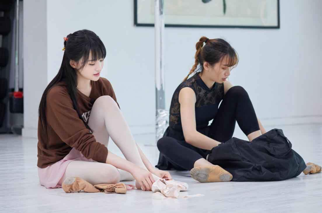 《让生活好看》郑爽积极维权 柳岩谈职场不公遭遇