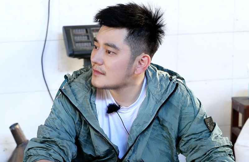 《天天向上》兄弟们一起聚餐，场面温馨！瘦下来的钱枫又胖了？