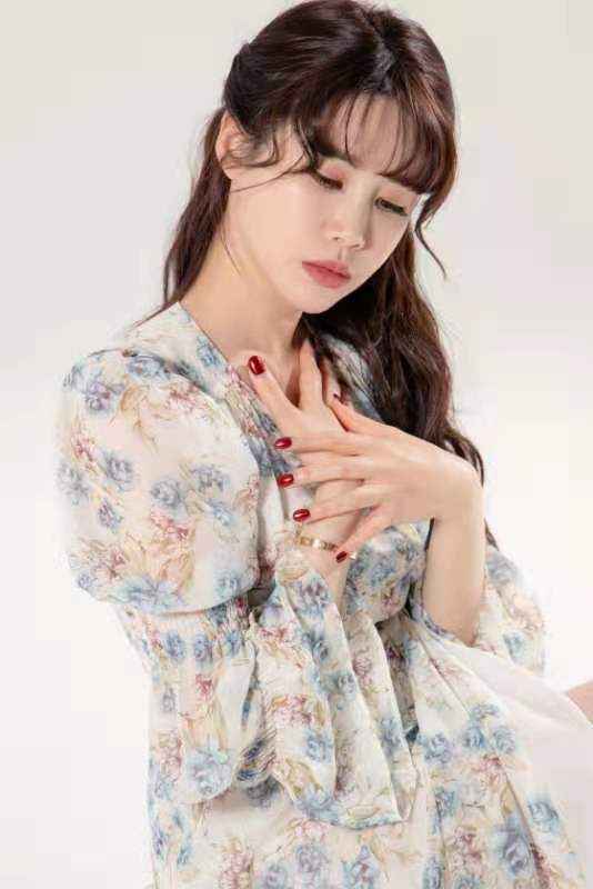 歌星袁菲儿(韩文名:?? ??)再发新歌