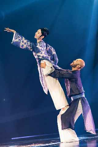 董洁做回“富察皇后” 盛一伦喜获锦旗 韩宇亮亮battle燃全场 《新舞林大会》总决赛盛典来袭