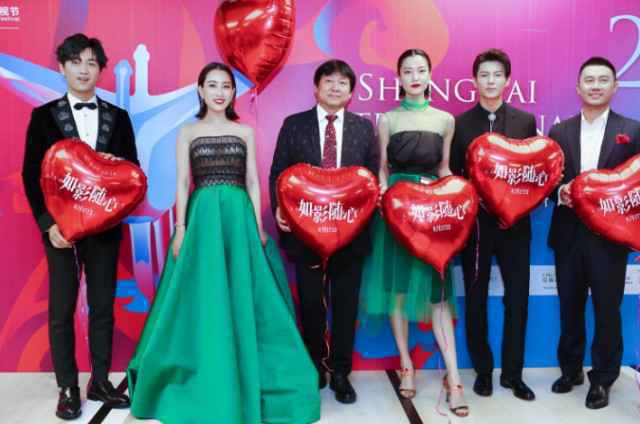 陈一玲亮相时光音乐节 齐秦朴树好妹妹同台嗨唱