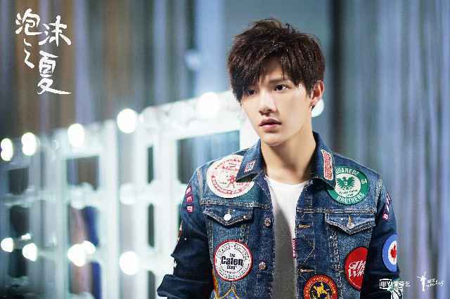 张雪迎演绎”海藻长发“ 秦俊杰黄圣池为爱痴狂