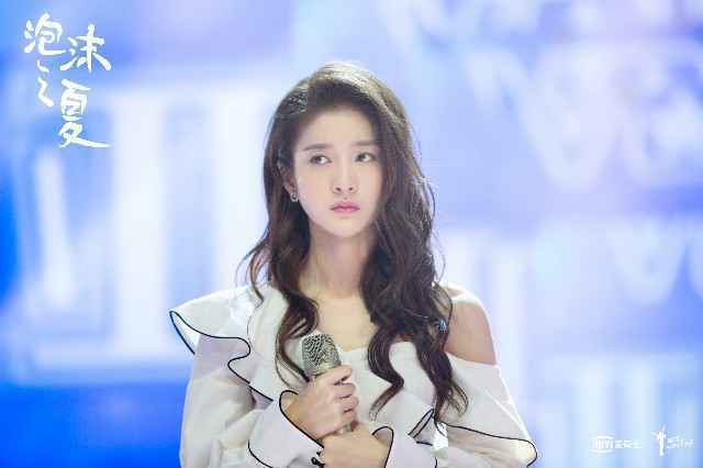 张雪迎演绎”海藻长发“ 秦俊杰黄圣池为爱痴狂