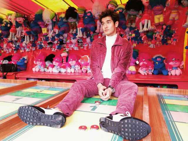 黄旭一身“中国风”演绎真我 率性解读说唱文化