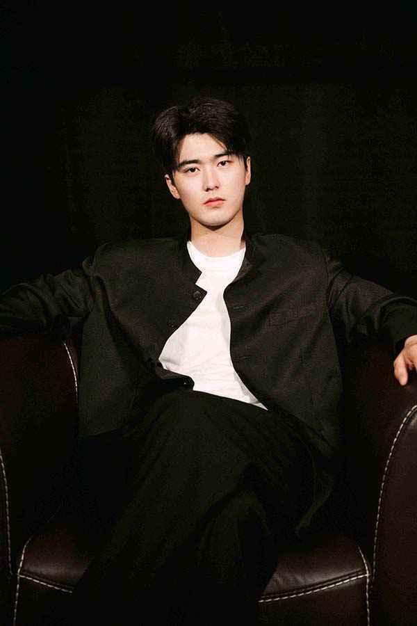 刘奕畅狼人杀脑洞大开 开启侦探模式展现缜密推理能力