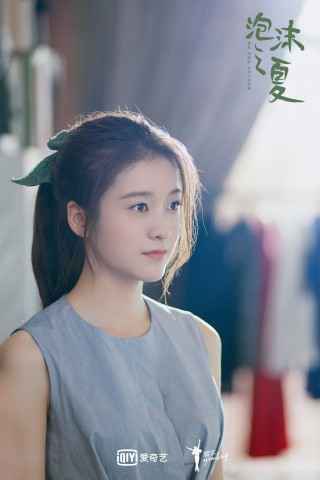 新版《泡沫之夏》首播好评不断 花式承包热搜头条