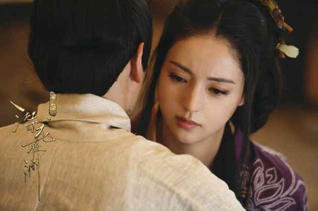 董璇《三国机密》真实身份揭开 献舞救人脑力获赞