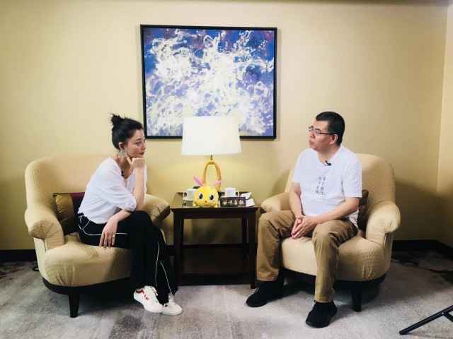 许靖韵全新演绎版《K歌之王》上线 撒福利Angela是认真的！