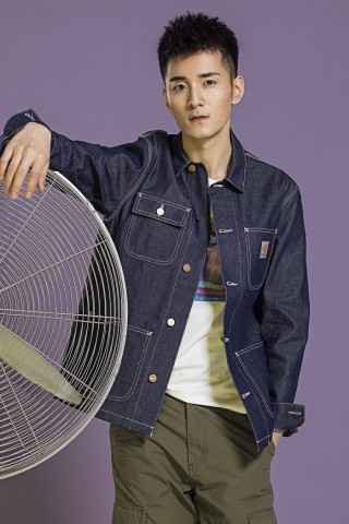 G.E.M.邓紫棋佛山演唱会遭苍蝇“抢麦” 出道十周年将发全新个人专辑