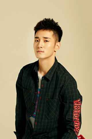 G.E.M.邓紫棋佛山演唱会遭苍蝇“抢麦” 出道十周年将发全新个人专辑