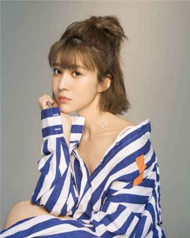 《灵与肉》央八热播 罗莉娜抒写纯真同窗情