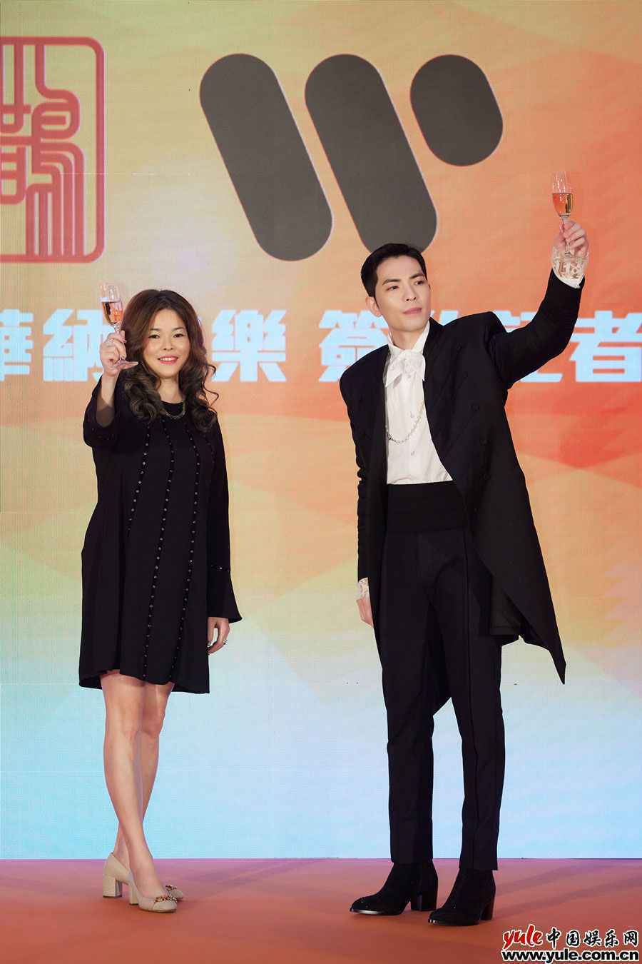 「金曲歌王」萧敬腾与华纳音乐携手宣布四度续约！