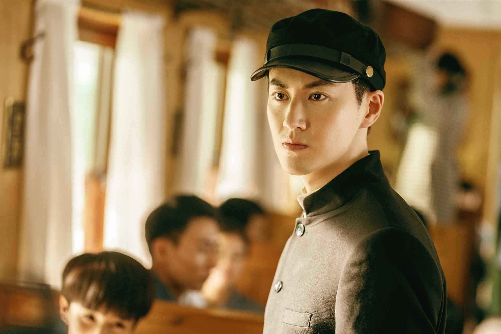 李俊逸《烈火军校》归国青年热血宣言 身表爱国之心