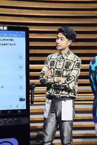 袁成杰金曲捞化身守护团团长 爆料薛之谦喝多了竟然做出这种事