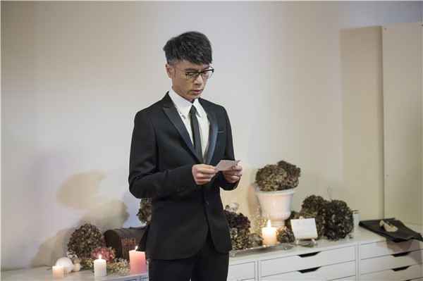 李克勤新歌《C3PO》MV力邀周慧敏