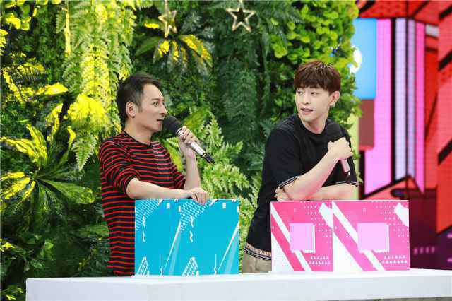 《快乐大本营》邓伦甜蜜献唱 陪你嗨翻国庆！