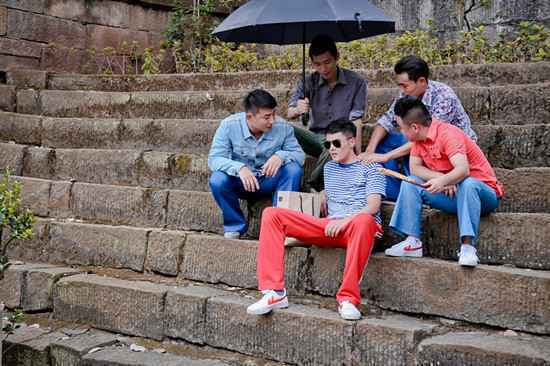 《幸福照相馆》郑伊鸣：叛逆不过是他的保护色