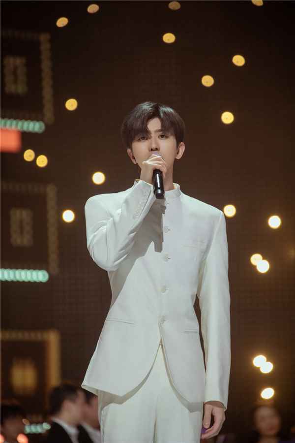 以身作则 看原创音乐人蔡徐坤用专注与实力收获大众喜爱